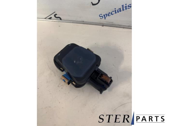 Begagnade Regnsensor Mercedes C (W205) C-350 e 2.0 16V Pris € 19,50 Marginaltabell erbjuds av Sterparts Mercedes specialist