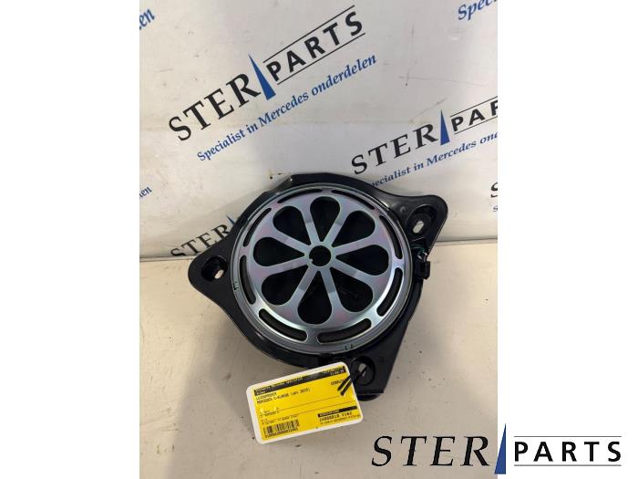 Używane Glosnik Mercedes C (W205) C-350 e 2.0 16V Cena € 39,50 Procedura marży oferowane przez Sterparts Mercedes specialist