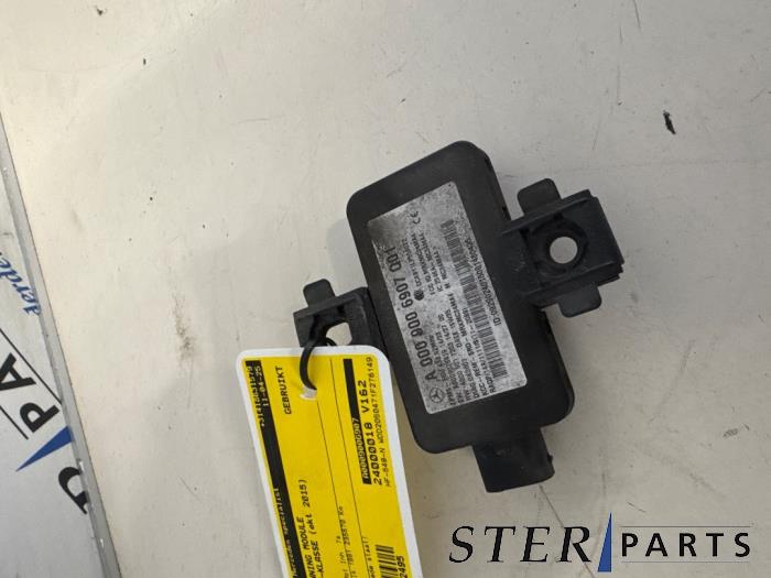 Begagnade Däcktrycksmodul Mercedes C (W205) C-350 e 2.0 16V Pris € 14,95 Marginaltabell erbjuds av Sterparts Mercedes specialist