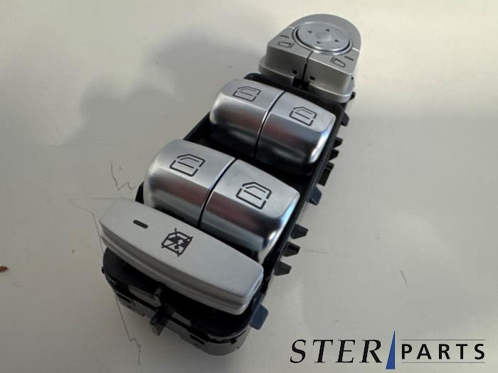 Usados Interruptor combinado de ventanillas Mercedes C Estate (S205) C-220 CDI BlueTEC, C-220 d 2.2 16V Precio € 59,50 Norma de margen ofrecido por Sterparts Mercedes specialist