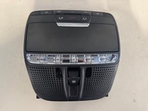 Używane Oswietlenie wewnetrzne przód Mercedes C (W205) C-200 2.0 CGI 16V Cena € 39,50 Procedura marży oferowane przez Sterparts Mercedes specialist