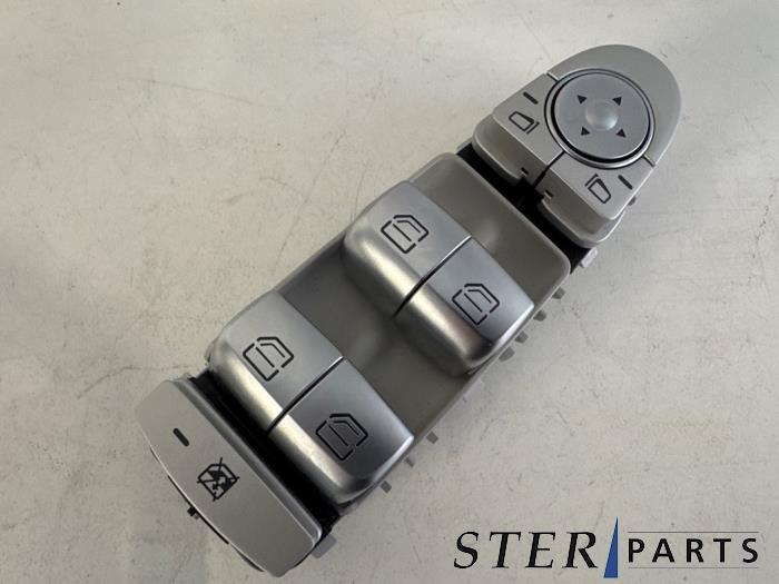 Usados Interruptor combinado de ventanillas Mercedes C Estate (S205) C-220 CDI BlueTEC, C-220 d 2.2 16V Precio € 59,50 Norma de margen ofrecido por Sterparts Mercedes specialist