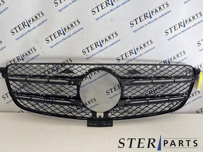 Begagnade Grill Mercedes ML III (166) 2.1 ML-250 CDI 16V BlueTEC 4-Matic Pris € 49,95 Marginaltabell erbjuds av Sterparts Mercedes specialist
