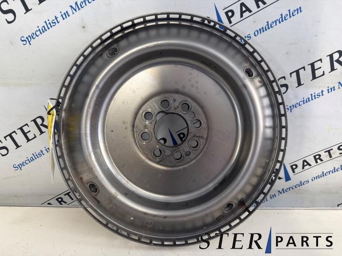 Begagnade Startkuggkrans Mercedes E (W213) E-300 e 2.0 Turbo 16V Pris € 74,50 Marginaltabell erbjuds av Sterparts Mercedes specialist
