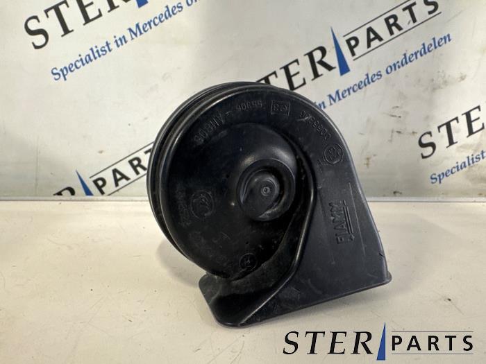Używane Klakson Mercedes B (W246/W242) B-250 e Cena € 19,95 Procedura marży oferowane przez Sterparts Mercedes specialist