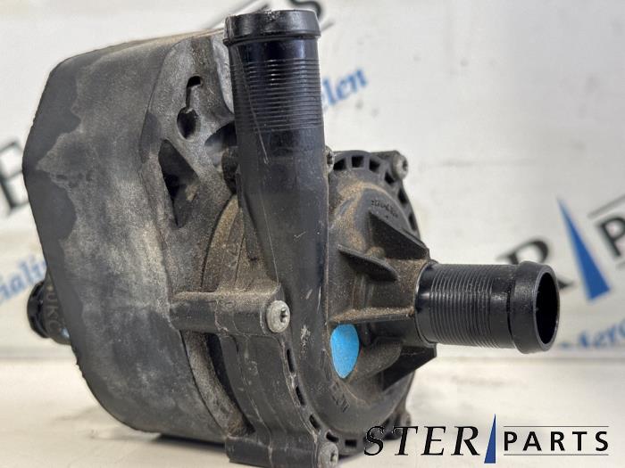 Begagnade Extra vattenpump Mercedes B (W246/W242) B-250 e Pris € 124,50 Marginaltabell erbjuds av Sterparts Mercedes specialist