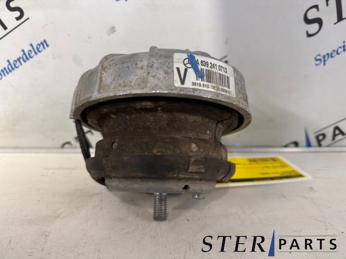 Used Engine mount Mercedes Vito (639.7) 3.0 122 CDI V6 24V Price € 24,14 Inclusive VAT offered by Sterparts Mercedes specialist
