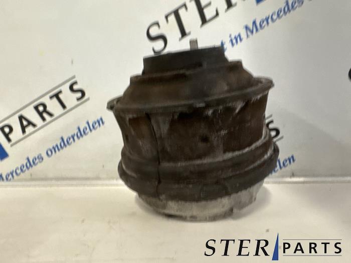 Used Engine mount Mercedes C (W203) 3.0 C-320 CDI V6 24V Price € 29,95 Margin scheme offered by Sterparts Mercedes specialist