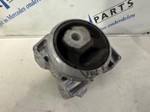 Begagnade Fäste, växellåda Mercedes A (W169) 1.5 A-150 Pris € 19,95 Marginaltabell erbjuds av Sterparts Mercedes specialist
