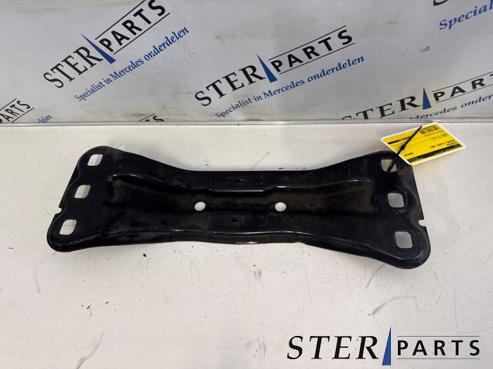 Used Engine mount Mercedes C (W203) 2.2 C-220 CDI 16V Price € 24,95 Margin scheme offered by Sterparts Mercedes specialist