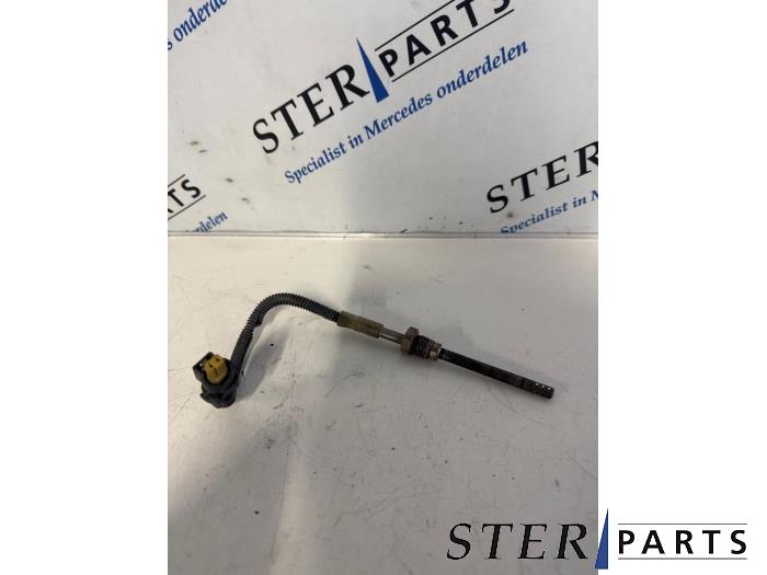 Usagé Sensor température d’échappement Mercedes E (W212) E-200 CDI 16V BlueEfficiency,BlueTEC Prix € 24,95 Règlement à la marge proposé par Sterparts Mercedes specialist