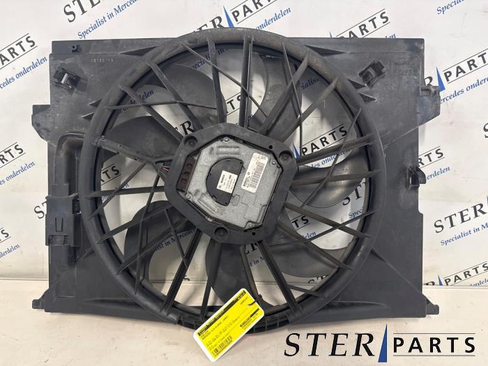 Używane Wentylator Mercedes CLS (C219) 350 3.5 V6 18V Cena € 89,50 Procedura marży oferowane przez Sterparts Mercedes specialist
