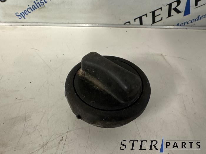 Begagnade Tanklock Mercedes CLS (C219) 350 3.5 V6 18V Pris € 7,50 Marginaltabell erbjuds av Sterparts Mercedes specialist