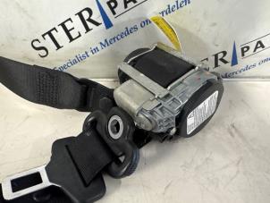 Begagnade Främre säkerhetsbälte, höger Mercedes B (W245) 2.0 B-200 16V Turbo Pris € 44,95 Marginaltabell erbjuds av Sterparts Mercedes specialist