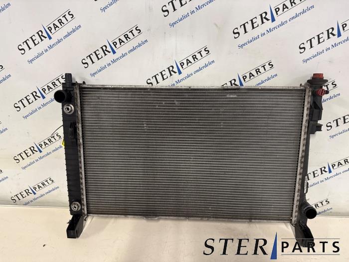 Usagé Radiateur Mercedes B (W245) 2.0 B-200 16V Turbo Prix € 39,50 Règlement à la marge proposé par Sterparts Mercedes specialist