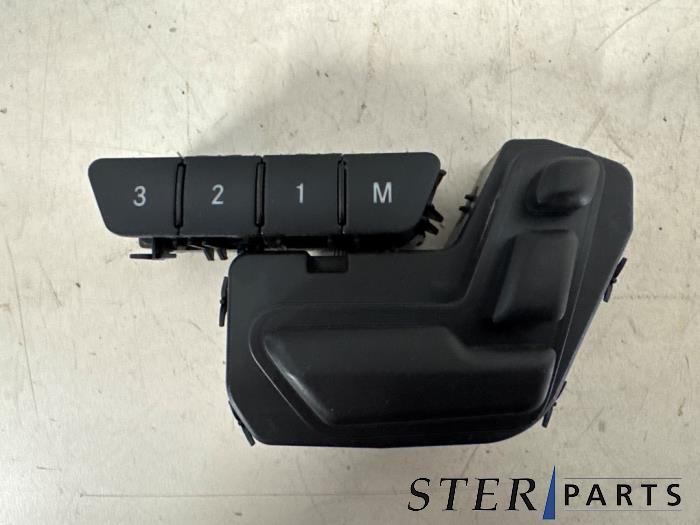 Begagnade Brytare, eldrivet säte Mercedes CLS Shooting Brake (X218) 350 CDI BlueEfficiency 3.0 V6 24V Pris € 34,95 Marginaltabell erbjuds av Sterparts Mercedes specialist