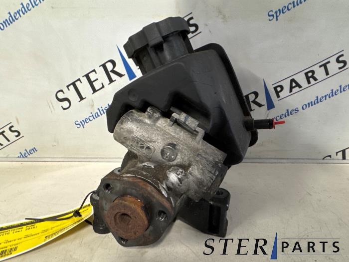 Usagé Pompe de direction Mercedes Vito (639.6) 2.2 111 CDI 16V Prix € 90,15 Prix TTC proposé par Sterparts Mercedes specialist