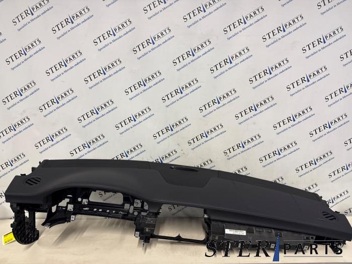 Używane Panel Mercedes CLS Shooting Brake (X218) 350 CDI BlueEfficiency 3.0 V6 24V Cena € 274,50 Procedura marży oferowane przez Sterparts Mercedes specialist