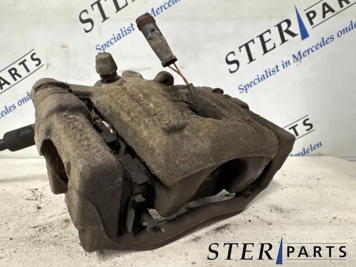 Gebrauchte Bremszange links hinten Mercedes Vito (639.6) 2.2 111 CDI 16V Preis € 24,14 Mit Mehrwertsteuer angeboten von Sterparts Mercedes specialist