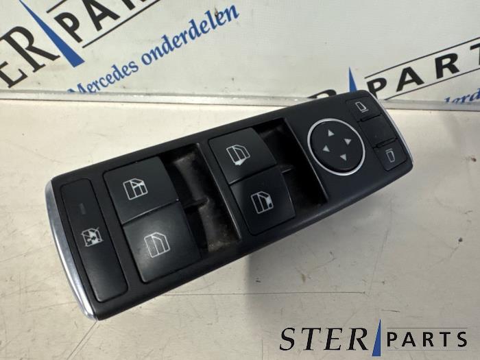 Używane Przelacznik combi okienny Mercedes E Estate (S212) E-220 CDI 16V BlueEfficiency Cena € 29,95 Procedura marży oferowane przez Sterparts Mercedes specialist