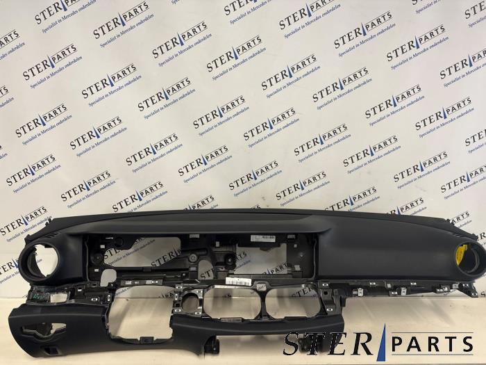 Begagnade Instrumentbräda Mercedes E Estate (S213) E-200d 2.0 Turbo 16V Pris € 295,00 Marginaltabell erbjuds av Sterparts Mercedes specialist
