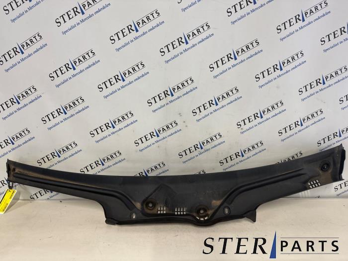 Begagnade Torpedgaller Mercedes E Estate (S213) E-200d 2.0 Turbo 16V Pris € 24,95 Marginaltabell erbjuds av Sterparts Mercedes specialist