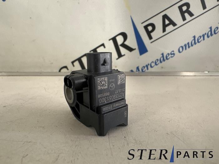 Begagnade Airbagsensor Mercedes E Estate (S213) E-200d 2.0 Turbo 16V Pris € 15,00 Marginaltabell erbjuds av Sterparts Mercedes specialist