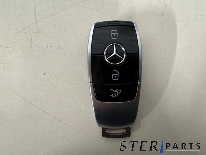 Begagnade Nyckel Mercedes E Estate (S213) E-200d 2.0 Turbo 16V Pris € 74,50 Marginaltabell erbjuds av Sterparts Mercedes specialist