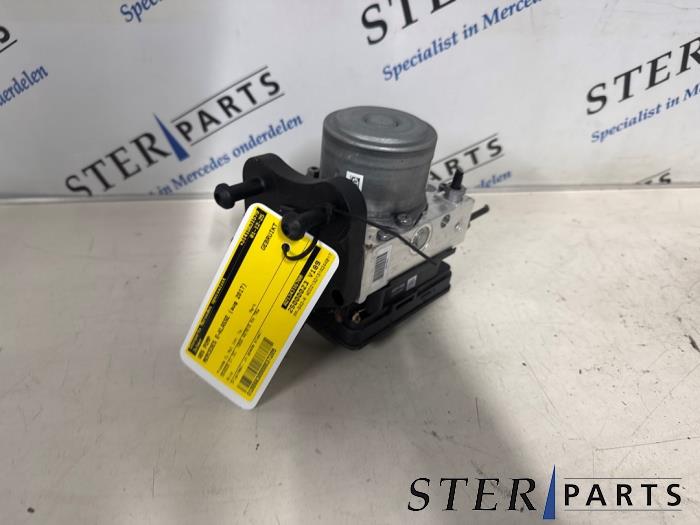 Begagnade ABS-pump Mercedes E Estate (S213) E-200d 2.0 Turbo 16V Pris € 199,50 Marginaltabell erbjuds av Sterparts Mercedes specialist