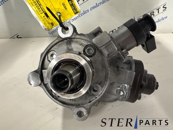 Used Mechanical fuel pump Mercedes E Estate (S213) E-200d 2.0 Turbo 16V Price € 195,00 Margin scheme offered by Sterparts Mercedes specialist