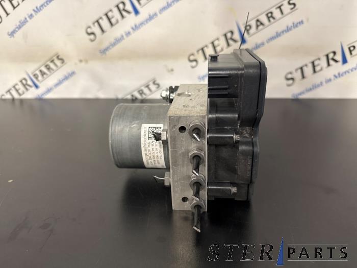 Begagnade ABS-pump Mercedes B (W247) 2.0 B-200d Pris € 99,50 Marginaltabell erbjuds av Sterparts Mercedes specialist