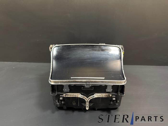 Begagnade Förvaringsfack Mercedes C Estate (S205) C-350 e 2.0 16V Pris € 29,95 Marginaltabell erbjuds av Sterparts Mercedes specialist