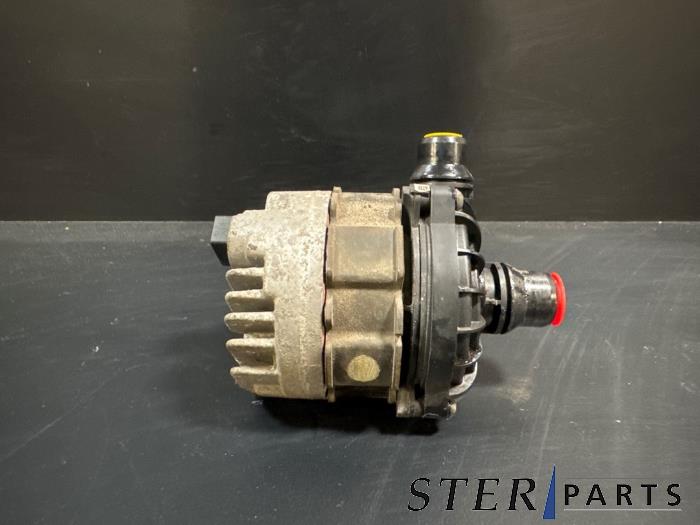 Begagnade Extra vattenpump Mercedes C Estate (S205) C-350 e 2.0 16V Pris € 49,50 Marginaltabell erbjuds av Sterparts Mercedes specialist