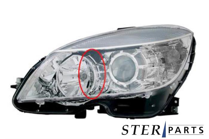 Neue Scheinwerfer links Mercedes C (W204) 1.6 C-180 16V BlueEfficiency Preis € 181,44 Mit Mehrwertsteuer angeboten von Sterparts Mercedes specialist