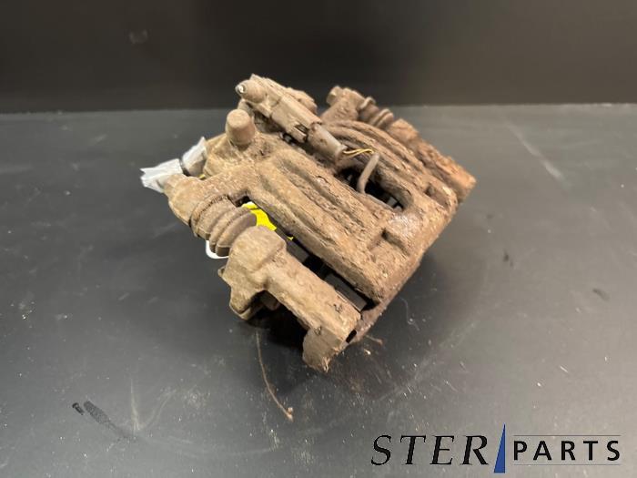 Gebrauchte Bremszange links hinten Mercedes Vito (639.6) 2.2 109 CDI 16V Preis € 24,14 Mit Mehrwertsteuer angeboten von Sterparts Mercedes specialist