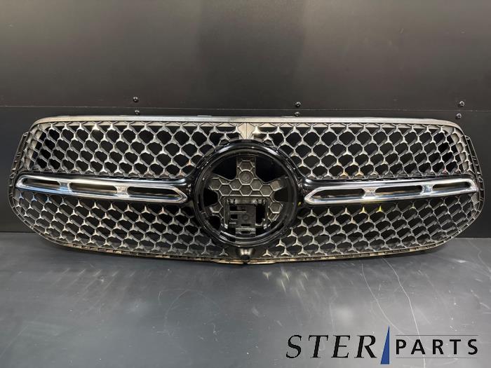 Używane Grill Mercedes GLE (V167) 350 e 2.0 16V 4-Matic Cena € 124,95 Procedura marży oferowane przez Sterparts Mercedes specialist
