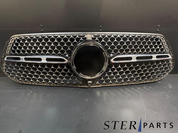 Begagnade Grill Mercedes GLE (V167) 350 e 2.0 16V 4-Matic Pris € 124,95 Marginaltabell erbjuds av Sterparts Mercedes specialist