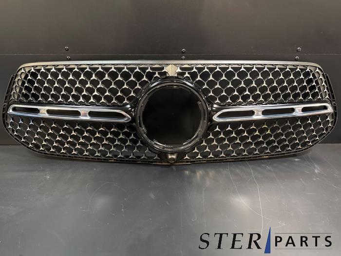 Begagnade Grill Mercedes GLE (V167) 350 e 2.0 16V 4-Matic Pris € 124,95 Marginaltabell erbjuds av Sterparts Mercedes specialist