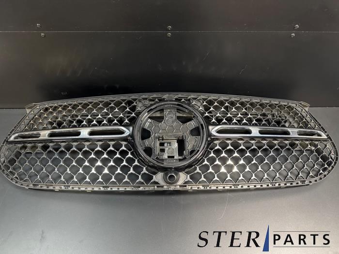 Begagnade Grill Mercedes GLE (V167) 350 e 2.0 16V 4-Matic Pris € 124,95 Marginaltabell erbjuds av Sterparts Mercedes specialist