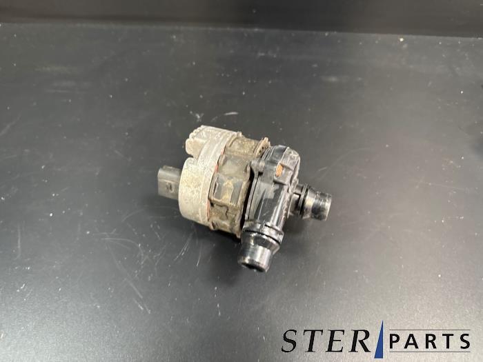 Begagnade Extra vattenpump Mercedes C Estate (S205) C-350 e 2.0 16V Pris € 94,50 Marginaltabell erbjuds av Sterparts Mercedes specialist