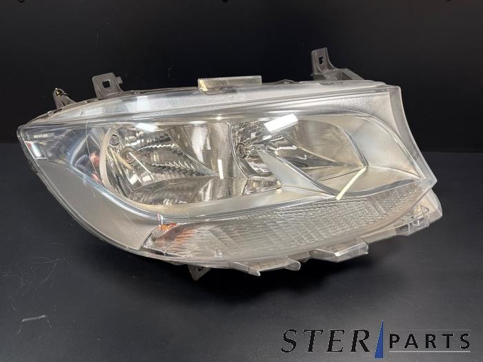 Używane Reflektor prawy Mercedes Sprinter 3,5t (906.73) 311 CDI 16V Cena € 229,84 Z VAT oferowane przez Sterparts Mercedes specialist