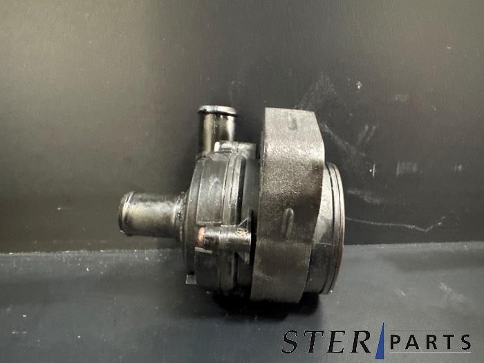 Begagnade Extra vattenpump Mercedes C Estate (S205) C-350 e 2.0 16V Pris € 24,95 Marginaltabell erbjuds av Sterparts Mercedes specialist