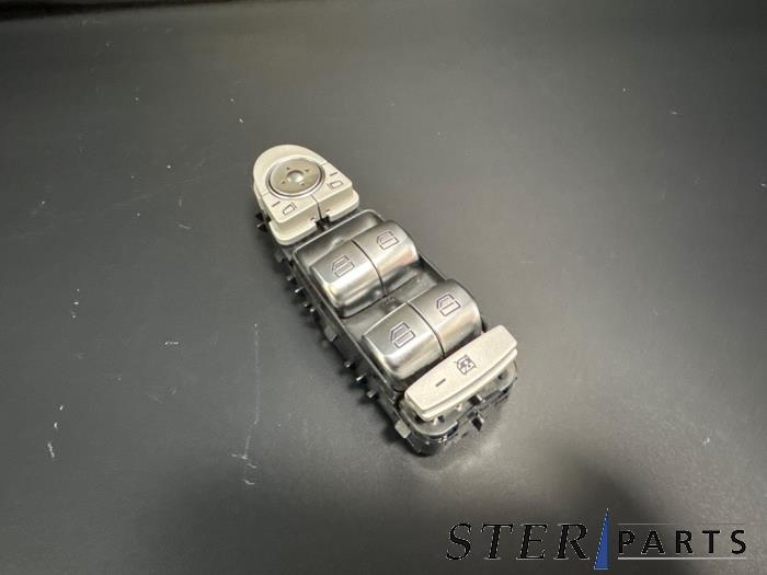 Usados Interruptor combinado de ventanillas Mercedes C (W205) C-200 2.0 CGI 16V Precio € 59,50 Norma de margen ofrecido por Sterparts Mercedes specialist