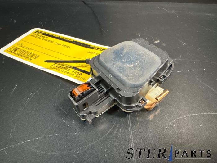 Begagnade Regnsensor Mercedes C (W205) C-200 2.0 CGI 16V Pris € 14,95 Marginaltabell erbjuds av Sterparts Mercedes specialist