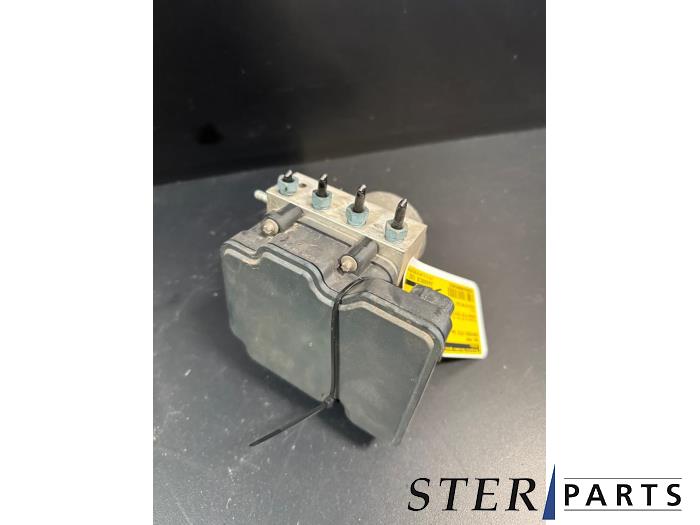 Begagnade ABS-pump Mercedes Vito (447.6) 2.2 114 CDI 16V Pris € 114,35 Inklusive moms erbjuds av Sterparts Mercedes specialist