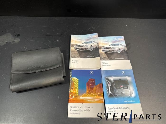 Używane Instrukcja Mercedes C Estate (S204) 1.6 C-180K 16V BlueEfficiency Cena € 24,95 Procedura marży oferowane przez Sterparts Mercedes specialist