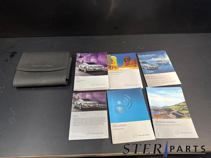 Używane Instrukcja Mercedes CLS Shooting Brake (X218) 500 4.7 V8 32V 4-Matic Cena € 29,95 Procedura marży oferowane przez Sterparts Mercedes specialist