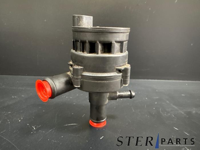 Begagnade Extra vattenpump Mercedes Vito (447.6) 2.2 114 CDI 16V Pris € 59,90 Inklusive moms erbjuds av Sterparts Mercedes specialist