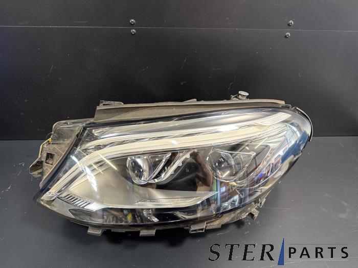 Używane Reflektor lewy Mercedes GLE (W166) 250d 2.0 Cena € 1.203,95 Z VAT oferowane przez Sterparts Mercedes specialist