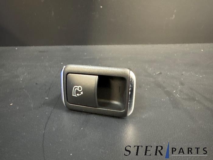 Switch for retractable tow bar – A1669051051